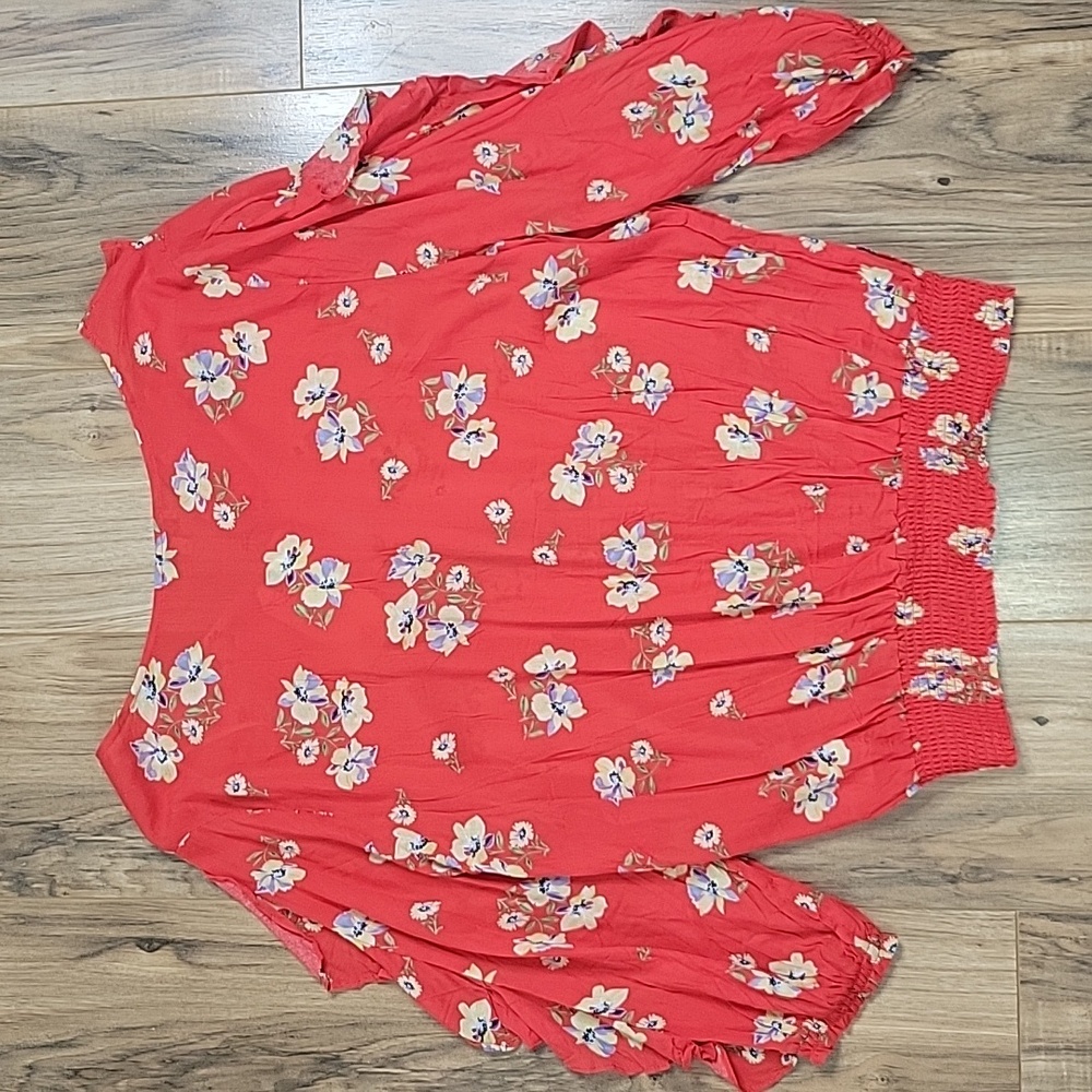 Democracy Red Floral Ruffle Blouse - Picture 8 of 9